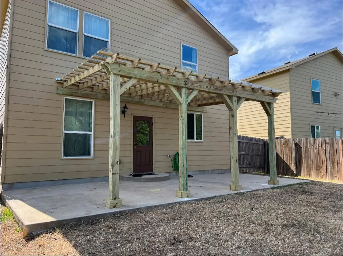 Pine pergola with clean lines — Bee Cave