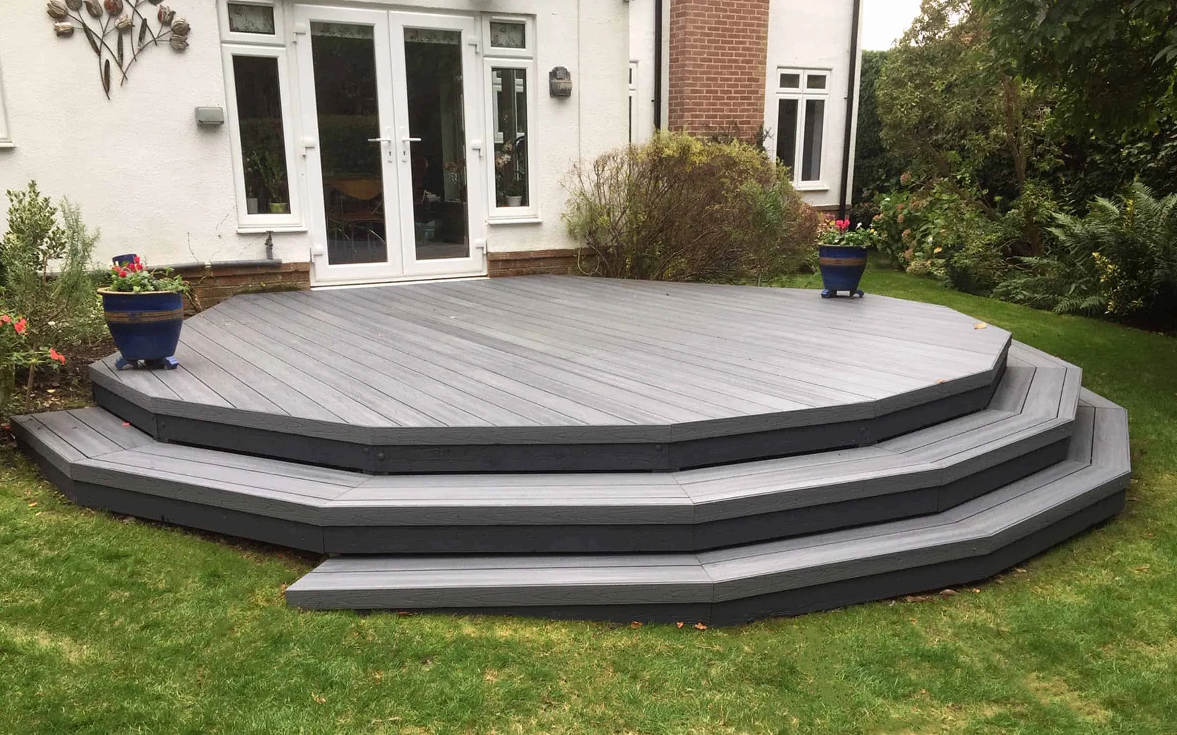 Custom octagon deck — West Lake Hills